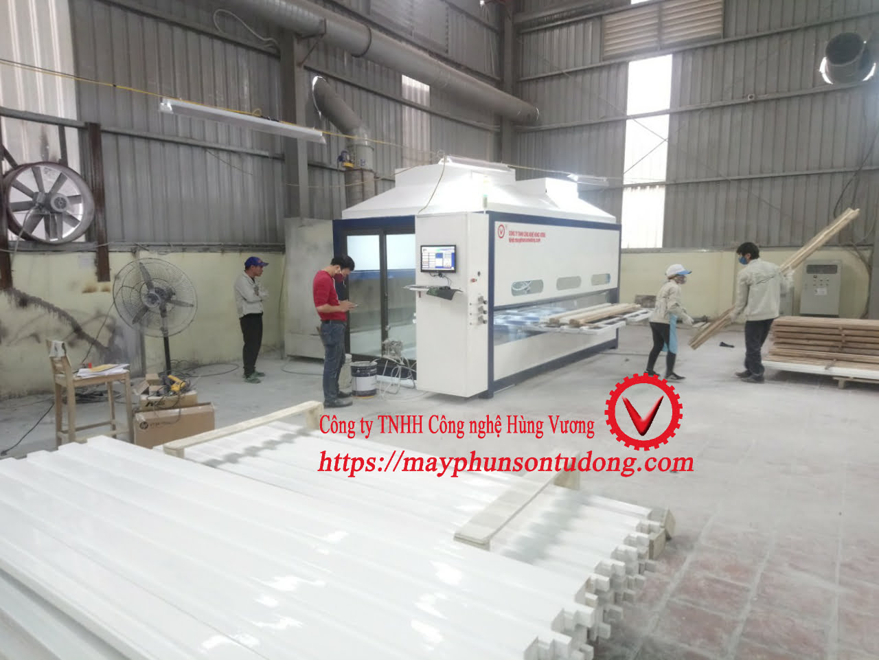 Hình ảnh máy phun sơn cấp phôi bàn xoay tự động được lắp đặt tại quý công ty Viresin 